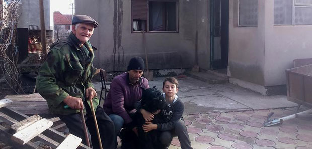 Шнауцер Марба спасао укућане смрти у пламену!